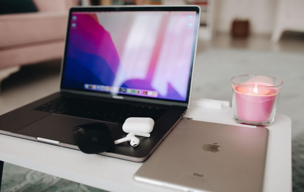 Apple планує перевести пристрої Mac та iPad на OLED-екрани до 2029 року Apple планує перевести пристрої Mac та iPad на OLED-екрани до 2029 року