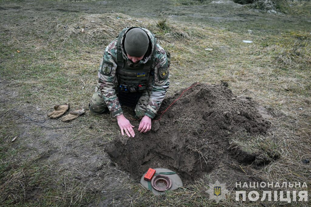 Подразделения разминирования в августе очистили почти 1 000 гектаров освобожденных земель Подразделения разминирования в августе очистили почти 1 000 гектаров освобожденных земель