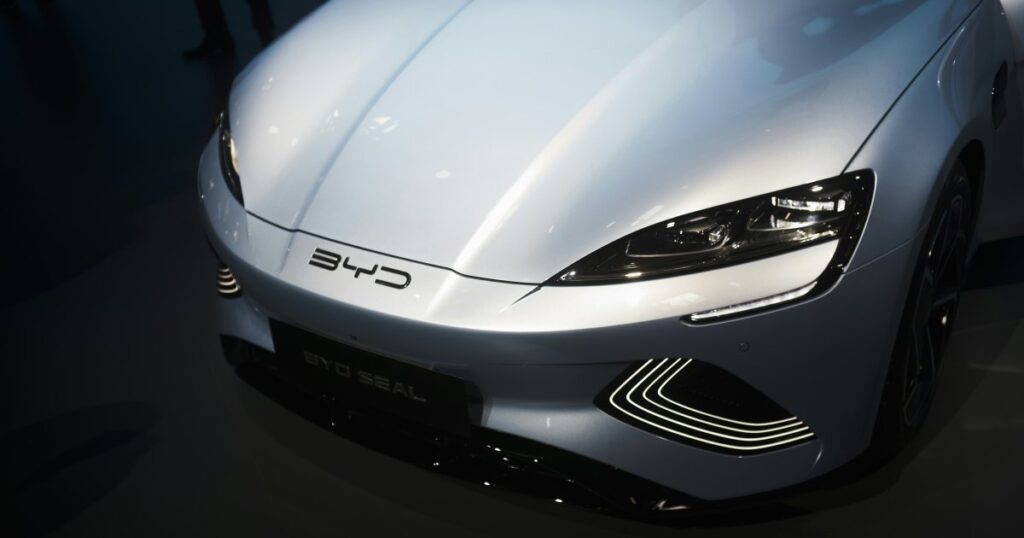 Китайский автогигант BYD планирует экспортировать более 2,5 млн электромобилей в 2027 году