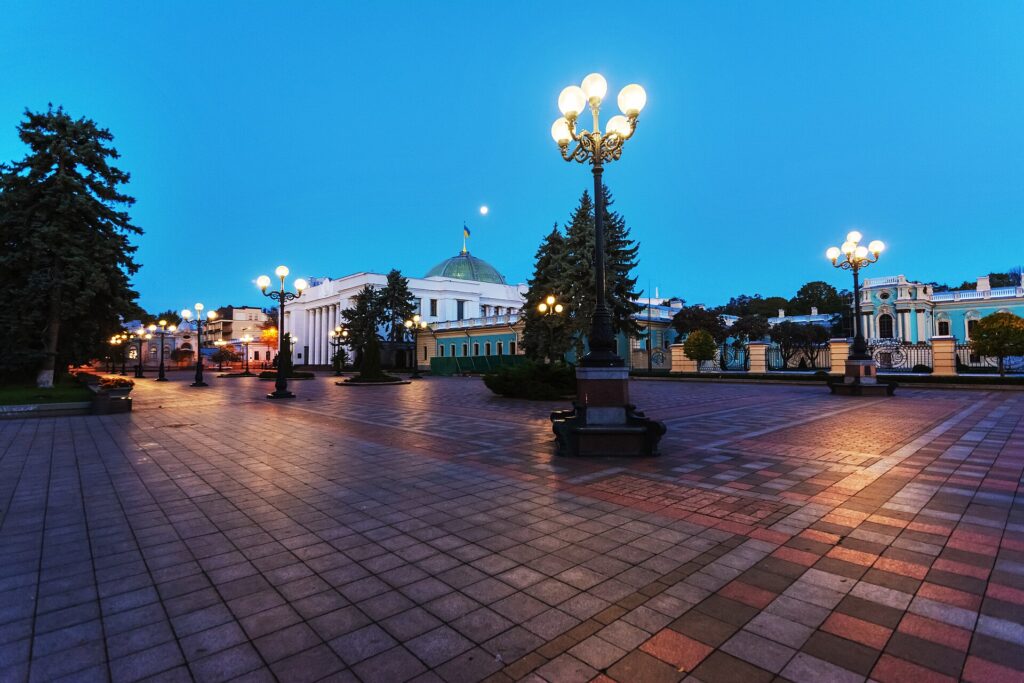 Проєкт Держбюджету-2027: мінімальна зарплата 9546 грн і нові платежі для ФОПів