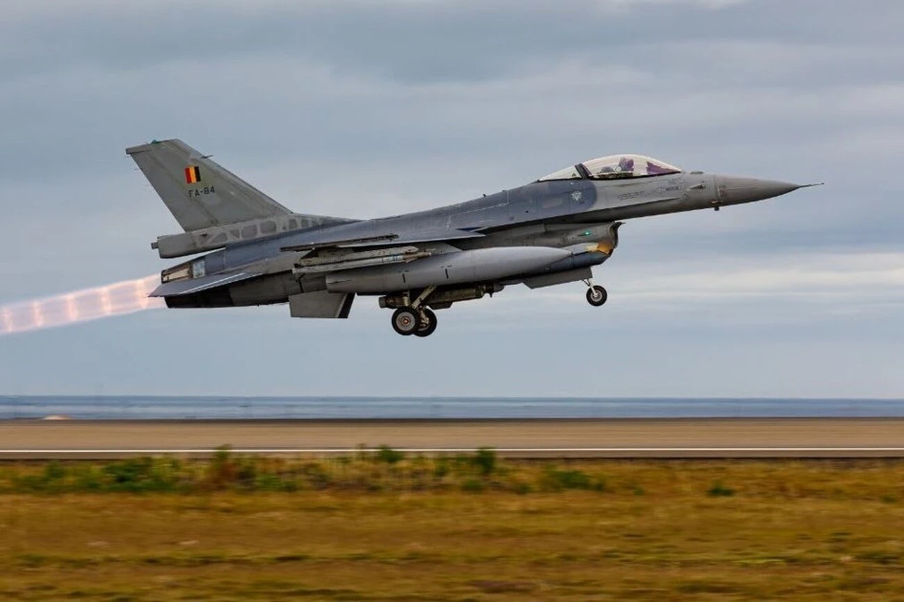 Бельгія передасть Україні три винищувачі F-16
