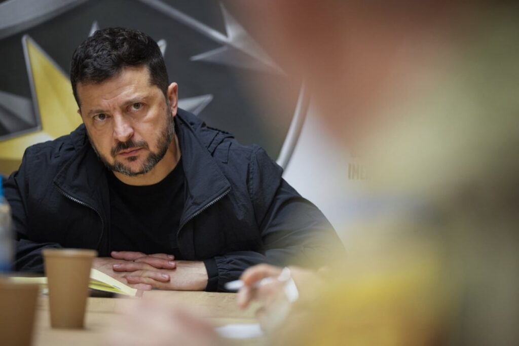 Зеленский присвоил звание бригадного генерала двум военным