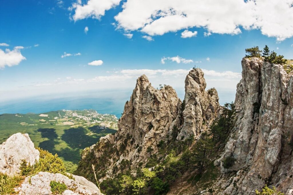 Серію вибухів зафіксували в районі гори Ай-Петри на Південному березі Криму