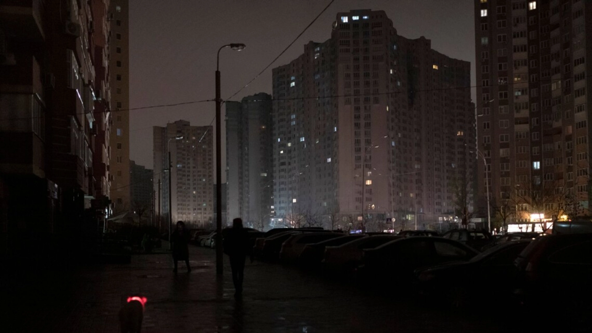На правому березі Києва відновлюють світло та подачу води