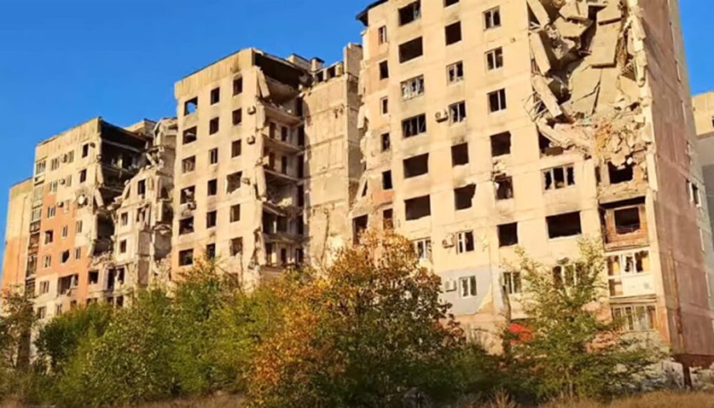 У Сіверськодонецьку окупаційна адміністрація скасувала відновлення 80 житлових будинків
