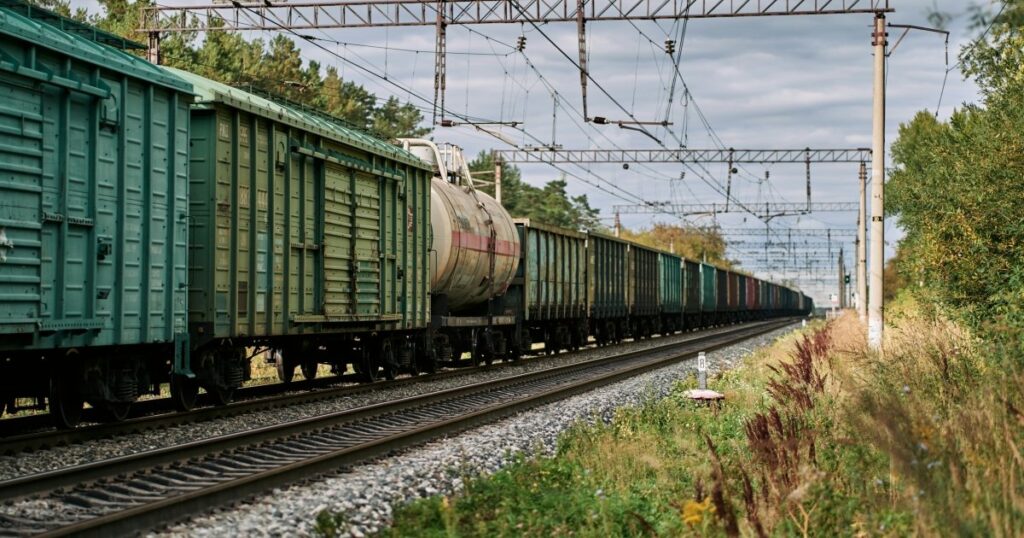 АРМА виставило на продаж 100 російських залізничних вагонів