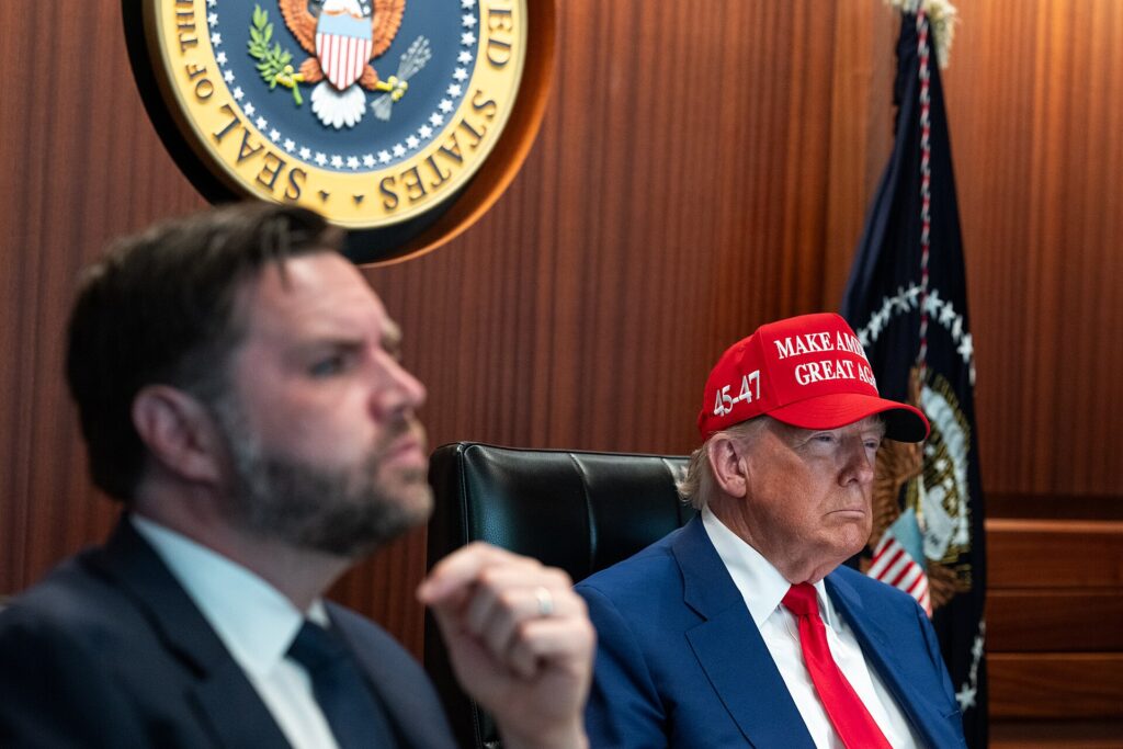 В Конгрессе США призвали Дональда Трампа ввести полные санкции и вторичные пошлины против россии
