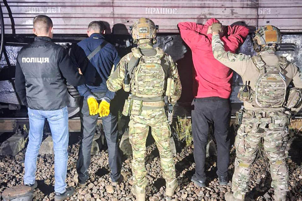 На Миколаївщині викрили схему розкрадання дизпального на залізниці