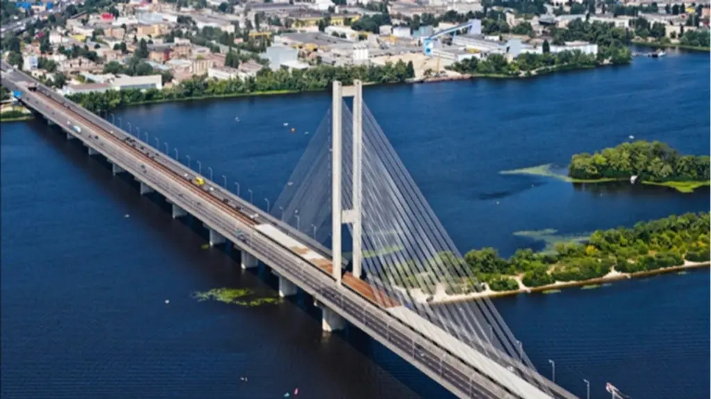 В Киеве ограничат движение на Южном мосту с 27 октября по 1 ноября В Киеве ограничат движение на Южном мосту с 27 октября по 1 ноября