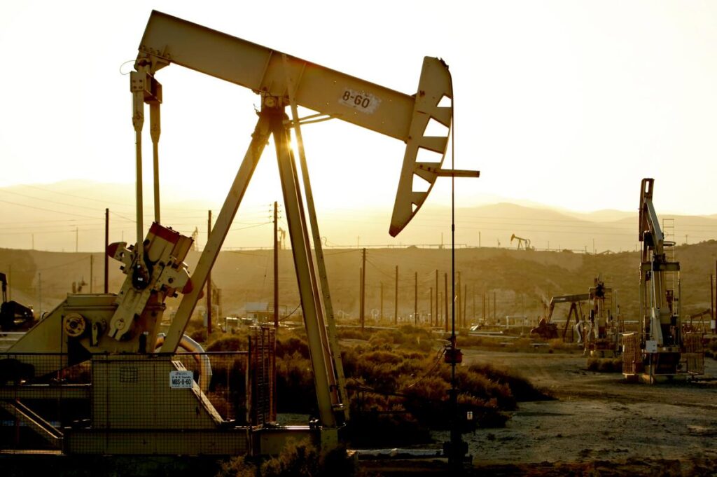 Нафта подорожчала після атаки на танкер в Ормузькій протоці 30 жовтня