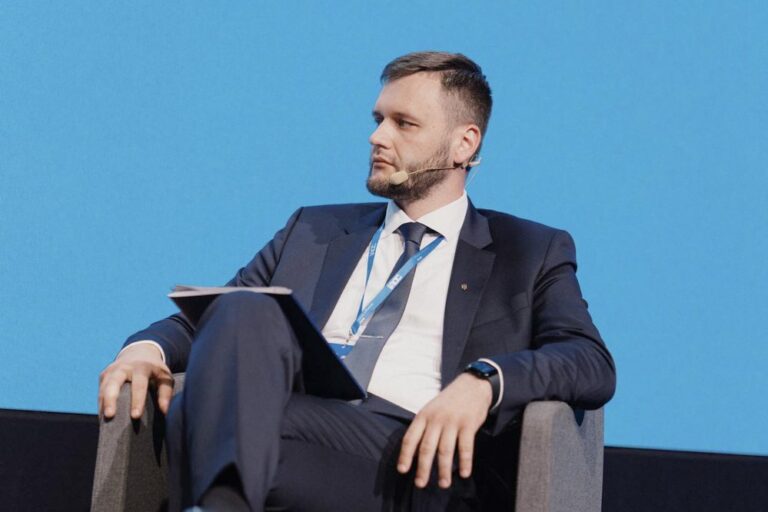 віктор павлущик